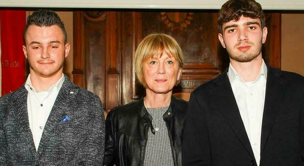 Enrico Gobbo ed Elia Manzato, i due studenti del Cerletti premiati dalla preside