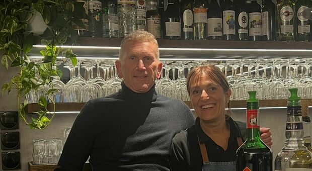Bar San Marco 1076 cambia gestione. Il saluto ai clienti di Sara e Fabio dopo 32 anni di attività: «Cediamo il testimone a un altro veneziano»