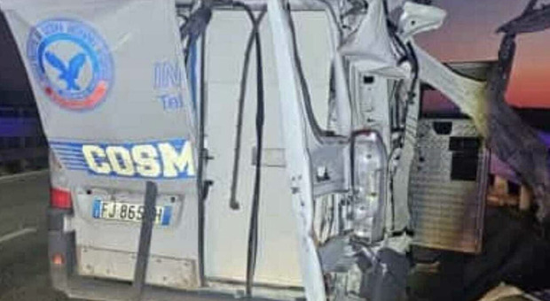 Assalto al portavalori a Foggia, bombe e colpi di fucile: bottino da 300mila euro. Commando di almeno 8 persone