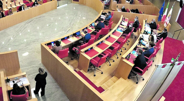 Giunta, il Pd chiede l'assessorato al Lavoro. Prime tensioni con il M5S