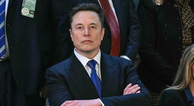 Elon Musk pronto a quotare Space X. «Sarà valutata 800 miliardi e diventerà la società privata più preziosa al mondo»