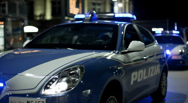 Rissa in stazione tra minorenni, rapina il coetaneo e gli ruba il giubbotto: la vittima chiama il papà che picchia l'aggressore Rissa in stazione tra minorenni, rapina il coetaneo e gli ruba il giubbotto: la vittima chiama il papà che picchia l'aggressore