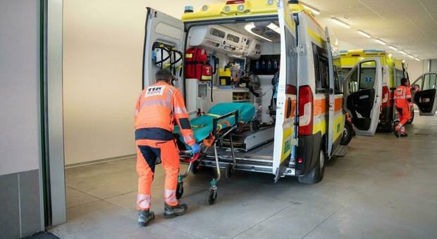 Corsa al nuovo pronto soccorso con la mamma con sospetto infarto, ma la struttura è un labirinto: istruzioni imprecise e ingressi impossibili da riconoscere Corsa al nuovo pronto soccorso con la mamma con sospetto infarto, ma la struttura è un labirinto: istruzioni imprecise e ingressi impossibili da riconoscere