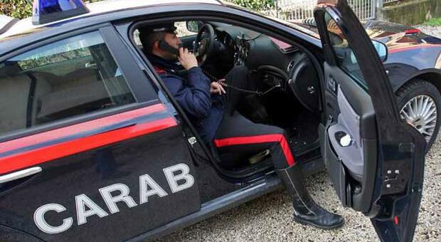 Ordina e paga il corredino per il bimbo, truffata una mamma