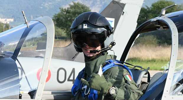Edoardo Bello ottiene il brevetto e vola verso il sogno di diventare pilota militare: il 19enne entra nell’Accademia Aeronautica Edoardo Bello ottiene il brevetto e vola verso il sogno di diventare pilota militare: il 19enne entra nell’Accademia Aeronautica