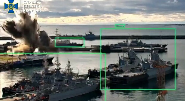 Drone subacqueo ucraino distrugge sottomarino russo nel porto di Novorossiysk. Kiev: «Prima volta nella storia»