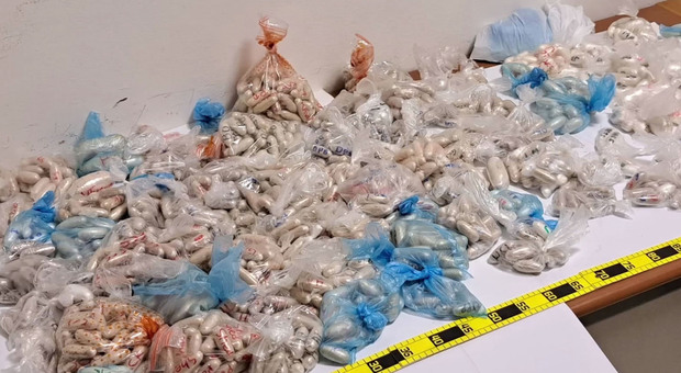 Narcotraffico, il boss nigeriano comandava lo spaccio di droga al telefono da Parigi