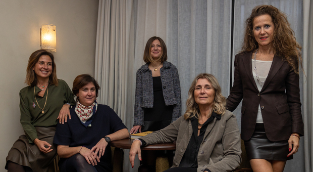 la filiale italiana del gruppo Geely decide di rompere la tradizione affidando il lancio del brand a una leadership quasi interamente al femminile