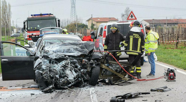 Incidenti stradali in Veneto, Istat: giugno e luglio i mesi più critici, venerdì e sabato i giorni peggiori. Mortalità alta a Padova e Treviso