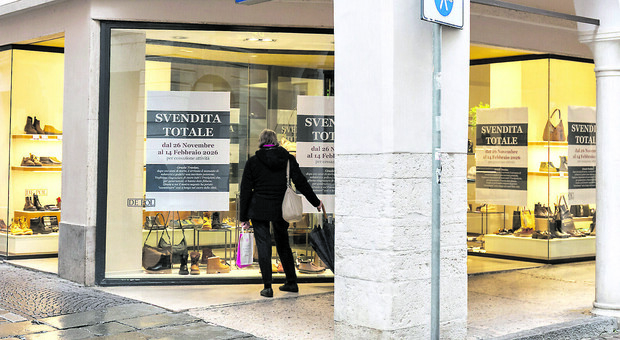 Negozi in centro a Treviso, la crisi continua: uno su 10 chiude. Ascom: «In difficoltà soprattutto abbigliamento e oggettistica»