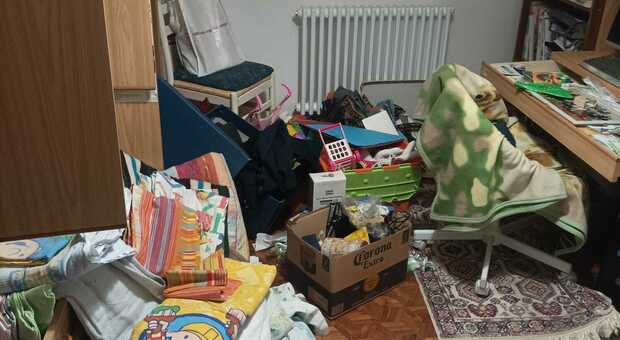 Ladri in casa mentre la proprietaria è dal dentista: «Hanno portato via gli ori di mio marito e il regalo di battesimo di mio nipote»