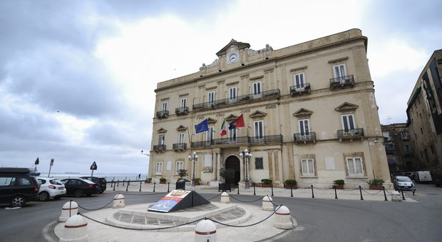 Ecotassa e fitti non pagati: 2 milioni di euro di debiti. Altra mannaia sui conti Ecotassa e fitti non pagati: 2 milioni di euro di debiti. Altra mannaia sui conti