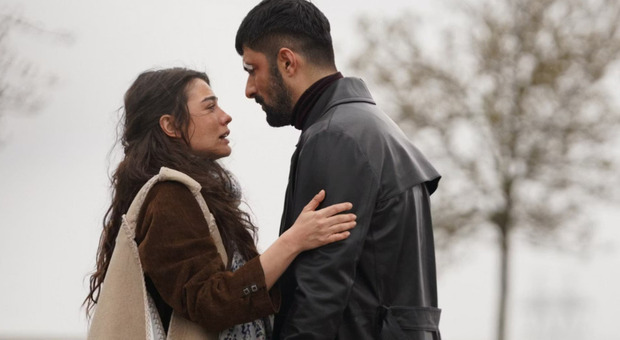 Io sono Farah, doppio appuntamento: Farah e Tahir stanno per sposarsi ma qualcosa interrompe la cerimonia. Le anticipazioni del 19 dicembre