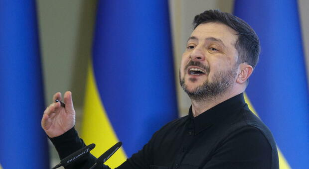 Zelensky: «Abbiamo tutti un sogno, che Putin muoia». Zona economica libera nel Donbass e referendum: il piano di pace