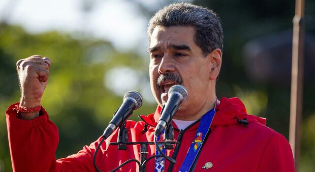 Maduro, chi è l'ex autista di bus e sindacalista delfino di Chavez e suo successore alla presidenza del Venezuela