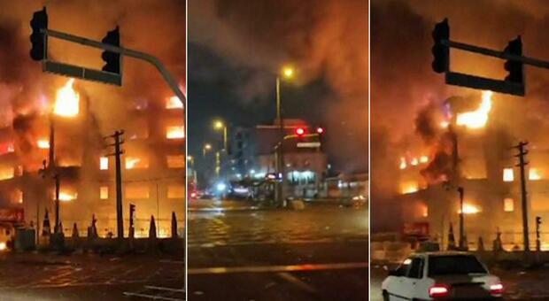 Proteste Iran, Il New York Tines: «Trump valiuta attacchi a siti non militari a Teheran»