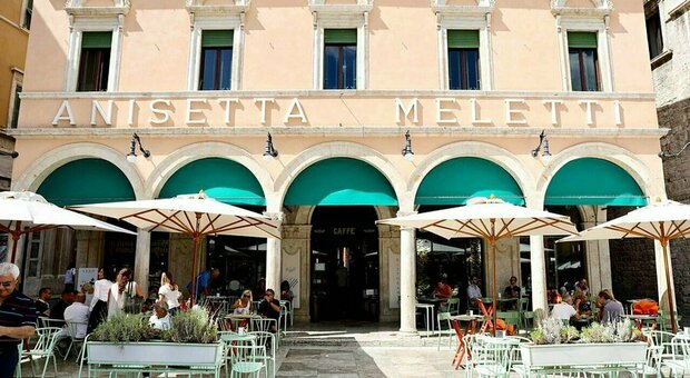 Ascoli, lo storico Caffè Meletti ha una nuova gestione: Quintessenza Srl, società Benefit del gruppo Faraotti-Panichi
