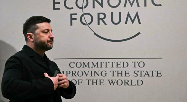 https://statics.cedscdn.it/photos/MED/2026/01/22/9313475_22153205_zelensky_davos.jpg