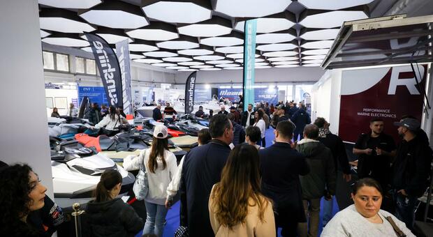  Napoli: Nauticsud, via alla fiera. Il ?Fuorisalone? nautico nelle piazze della città 