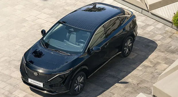 https://statics.cedscdn.it/photos/MED/2026/01/27/9323004_27143734_nissan_ariya_solare_1200x675.jpg