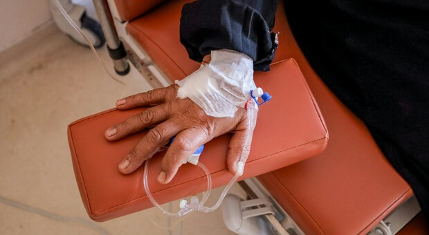 Chemioterapia per più di sei anni, ma doveva fare solo sei mesi: Samantha Smith denuncia il servizio nazionale inglese