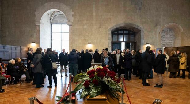  Santangelo, l?addio della città, Bassolino: era molto turbato 