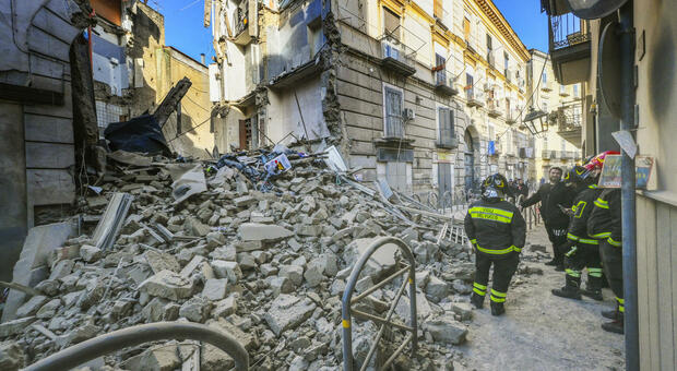  Crollo Casoria, Regione in campo contro lo sciacallaggio: «Presidio a tutela dei cittadini» 