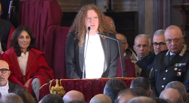  Annarita Capparelli: «Io, alunna di Scampia dico alle toghe: imparate la lezione di Giancarlo Siani» 