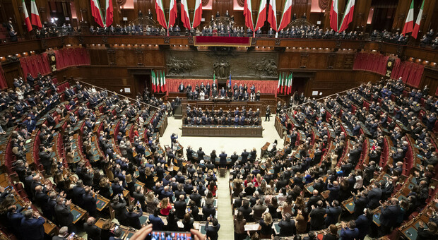 Milleproroghe, dagli aumenti di stipendio per i medici alle proroghe per i balneari e la rottamazione: le possibili novità