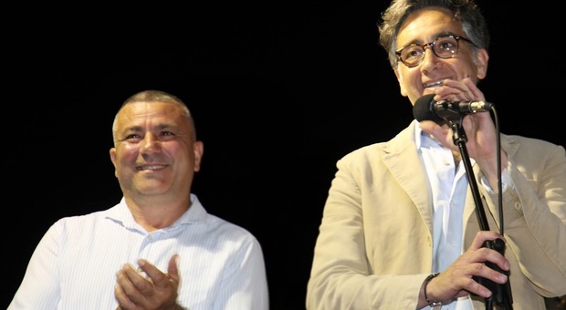 L’assessore Barbieri (a sinistra) con il sindaco Michele Sperti