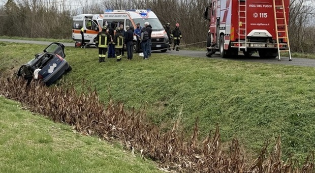 Indicente in strada Congiunte Destre, giovane trasportata in elisoccorso al Goretti