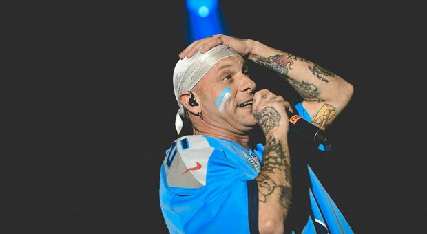 Clementino: «Ho litigato con un Premio Oscar e così sono finito in un film americano. Il rap mi ha salvato la vita» (Ipa)