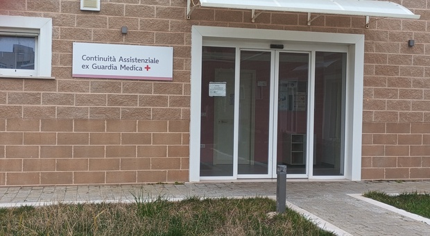 Rubata l'auto al medico di Guardia. La denuncia: «Atto gravissimo»