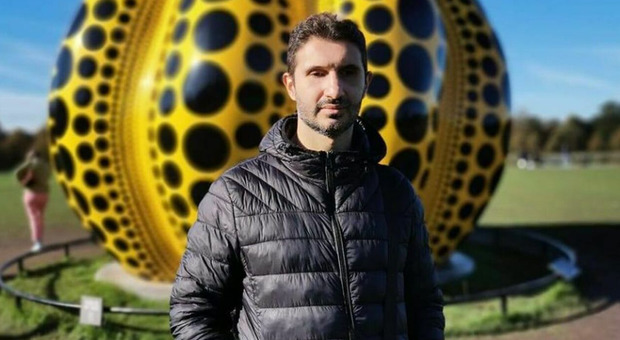 Prof di inglese cieco, escluso dalla gita a Dublino. Jacopo Lilli: «Sarei stato in grado di gestire i ragazzi». È polemica