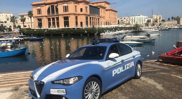 Lite in piazza Umberto, interviene la polizia. Identificato un uomo