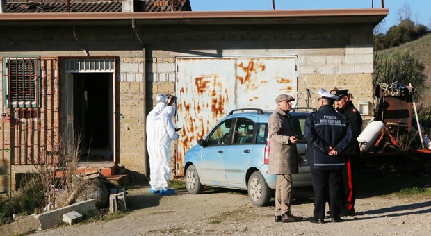  Paduli, fucilate contro la moglie: «Ho perso la testa» 