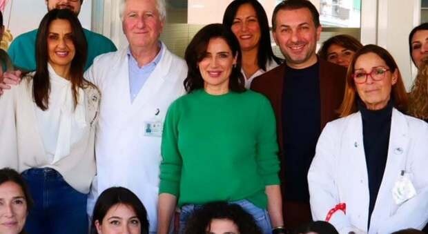 Luisa Ranieri in visita al Santobono