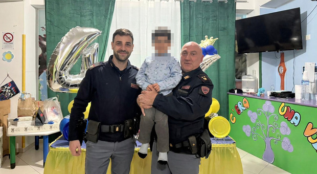Inviti alla festa della polizia - Invito alla festa della polizia - Invito stampabile alla festa di compleanno della polizia - Inviti per feste per ragazzi - Italia