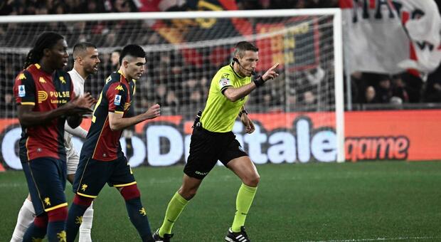  Genoa-Napoli, rigore dopo l'errore di Buongiorno e il fallo di Meret: la spiegazione dell'arbitro Massa 