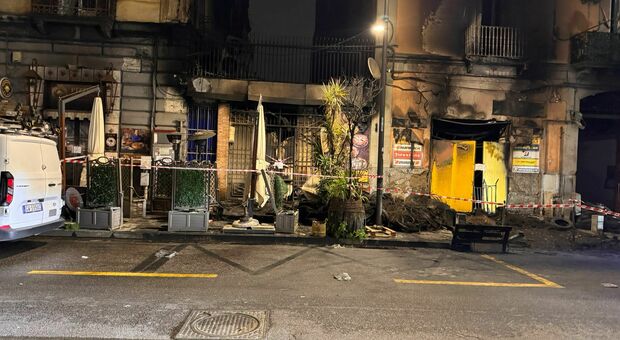  Secondigliano, 21 persone sfollate al centro giovanile ?Sandro Pertini? dopo il grave incendio 