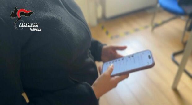  Napoli, allarme truffe online: cos'è e come funziona il ?Ghost Pairing? che colpisce WhatsApp, ecco come difendersi
 