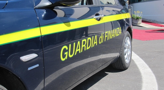  Napoli, maxi sequestro di farmaci per i centri estetici non autorizzati 