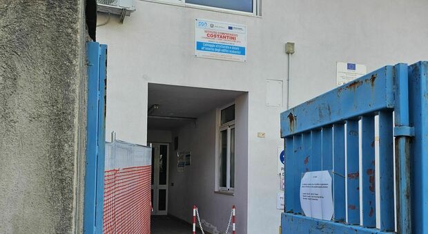  Scuola, choc alla mensa topo morto nella pentola a San Paolo Bel Sito. I genitori: «Fatto grave» 