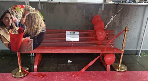  Omaggio a Martina Carbonaro, ad Afragola inaugurata la panchina per la 14enne uccisa 