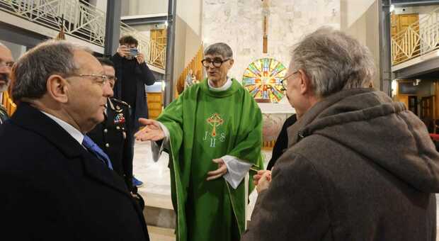  Caivano, minacce a Meloni e Don Patriciello. Il sacerdote: «Non basta per farci tornare indietro» 