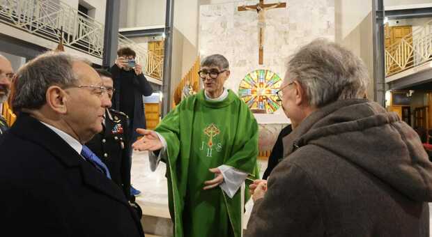  Caivano, minacce a don Patriciello. Il prefetto: «Scorta rafforzata e più controlli» 