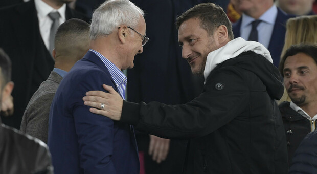 https://statics.cedscdn.it/photos/MED/2026/02/16/9363059_16120218_totti.jpg