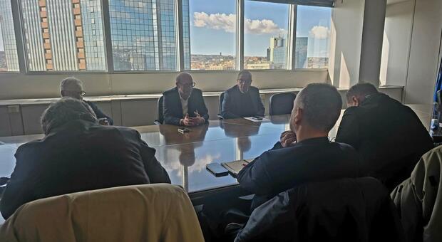  Regione Campania, dossier trasporti: «Cantieri e investimenti per Circum, metro e bus» 