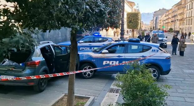  Avellino, inseguimento in centro: due poliziotti in ospedale 