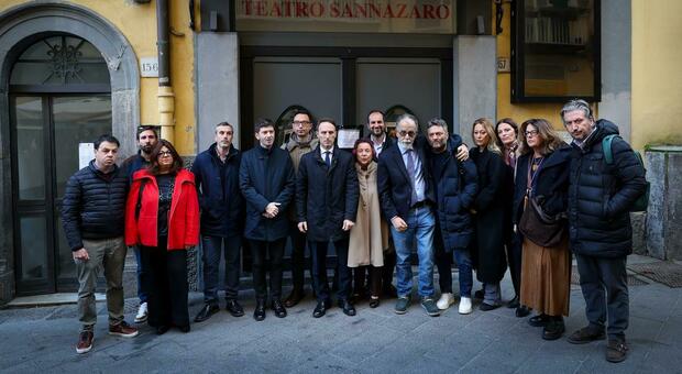  Sannazaro, in campo il Pd: «Una ricostruzione-lampo». I residenti: aria irrespirabile 